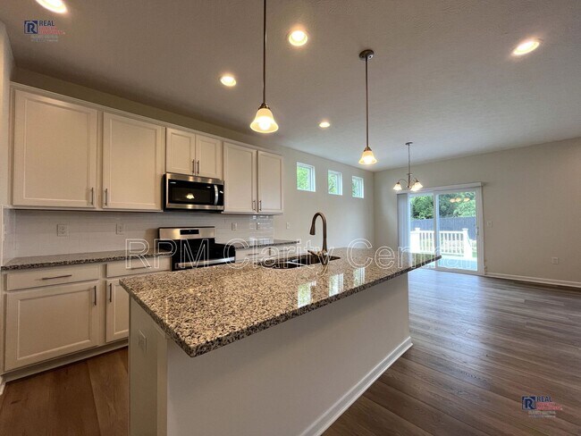 Building Photo - Beautiful Brand New 4-Bedroom Home in Cree...
