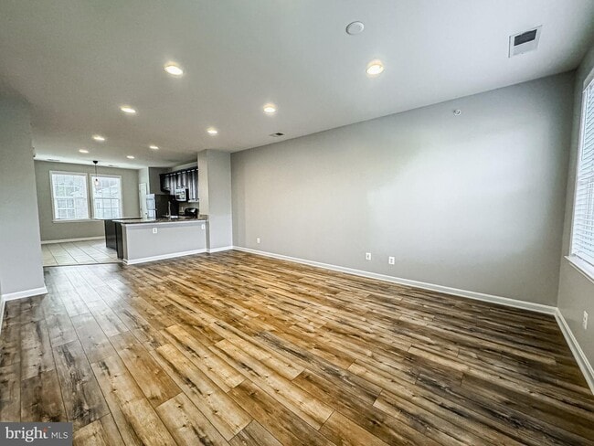 Building Photo - 42212 Water Iris Terrace