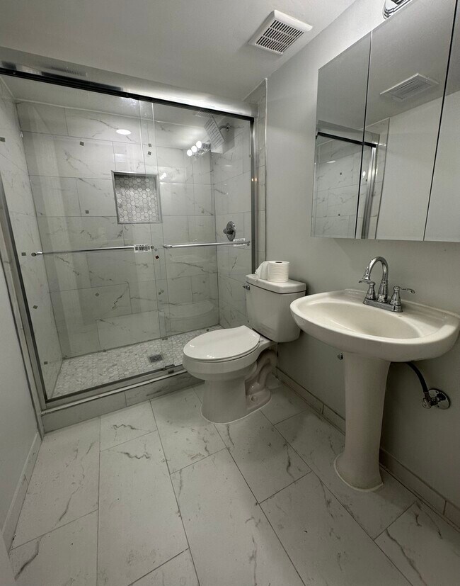 435 Camden Cir, Oswego, IL 60543 House Rental in Oswego, IL