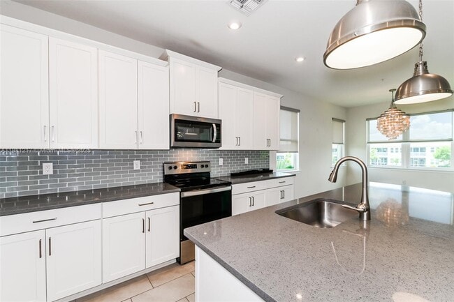 Building Photo - 4721 Arboretum Cir