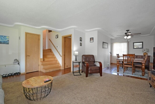 Building Photo - Charming 3 Bed, 1.5 Bath Home in Richfield – Private Yard, Garage & Prime Twin Cities Access