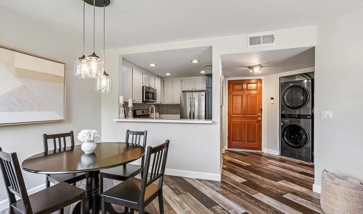 Foto principal - Welcome to this move-in ready home located...