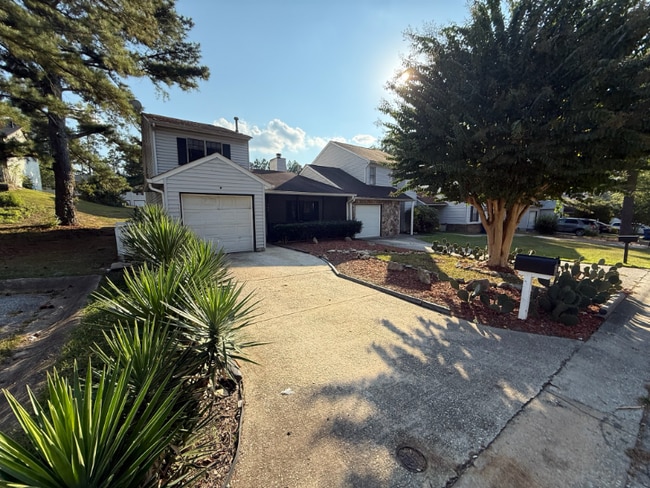 Building Photo - 709 Pine Tree Trail