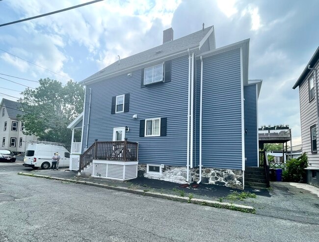 Building Photo - 19 Shawmut St