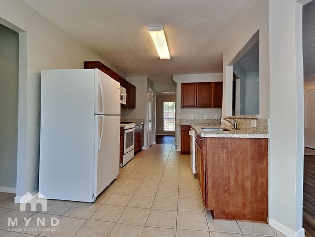 Building Photo - 22715 Tara Way Dr