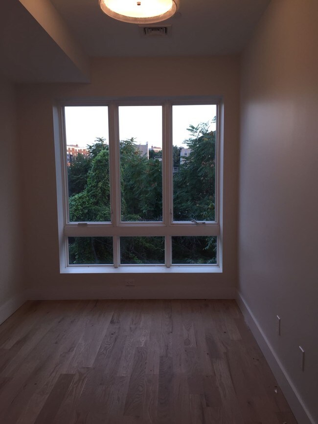 Foto del edificio - 946 Herkimer St