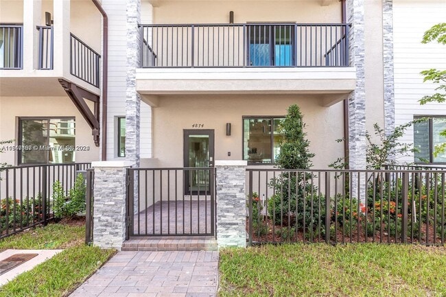 Foto del edificio - 4874 NW 83rd Pky