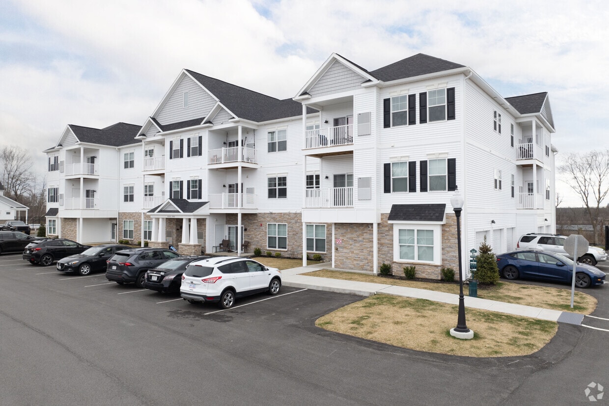 The Residences at Fox Meadow - 457 Dutch Meadows Ln Glenville, NY