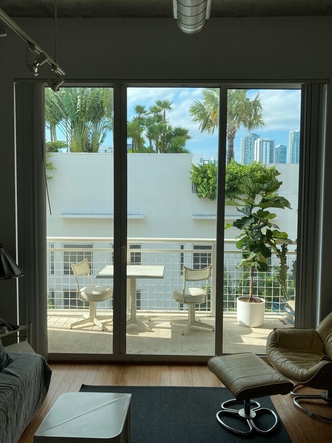 Building Photo - 2001 Biscayne Blvd