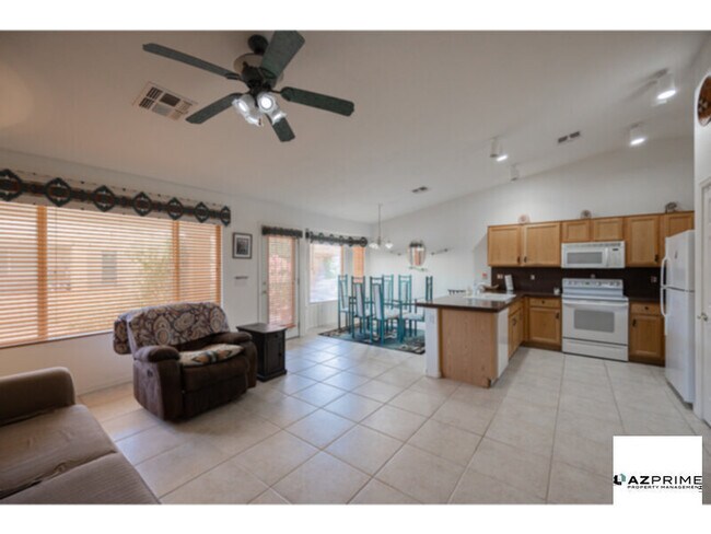 Foto del edificio - Discover this Lovely 2/2 House in a Desira...