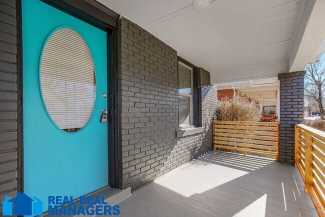 Foto del edificio - "Charming 4-Bedroom Home with 2 Full Baths...