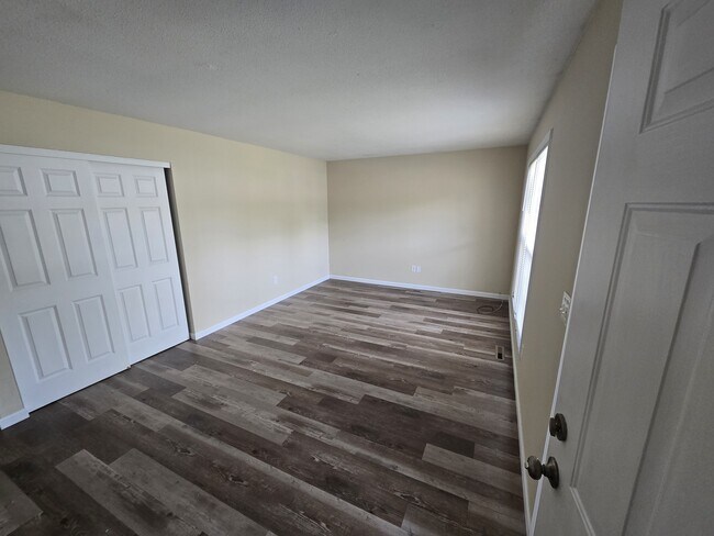 Foto del edificio - 119 Veasey Ln