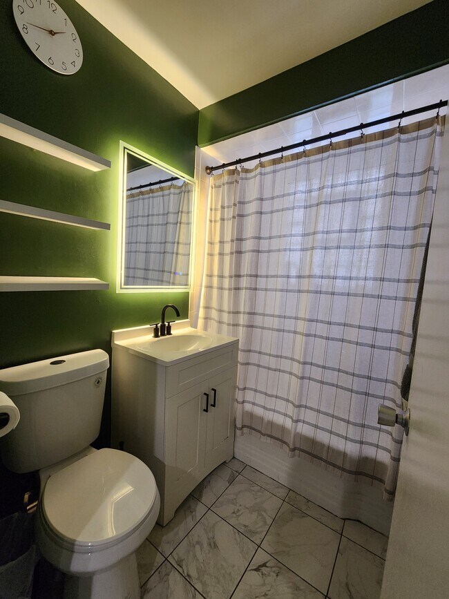 Baño - 6751 S Kilbourn Ave