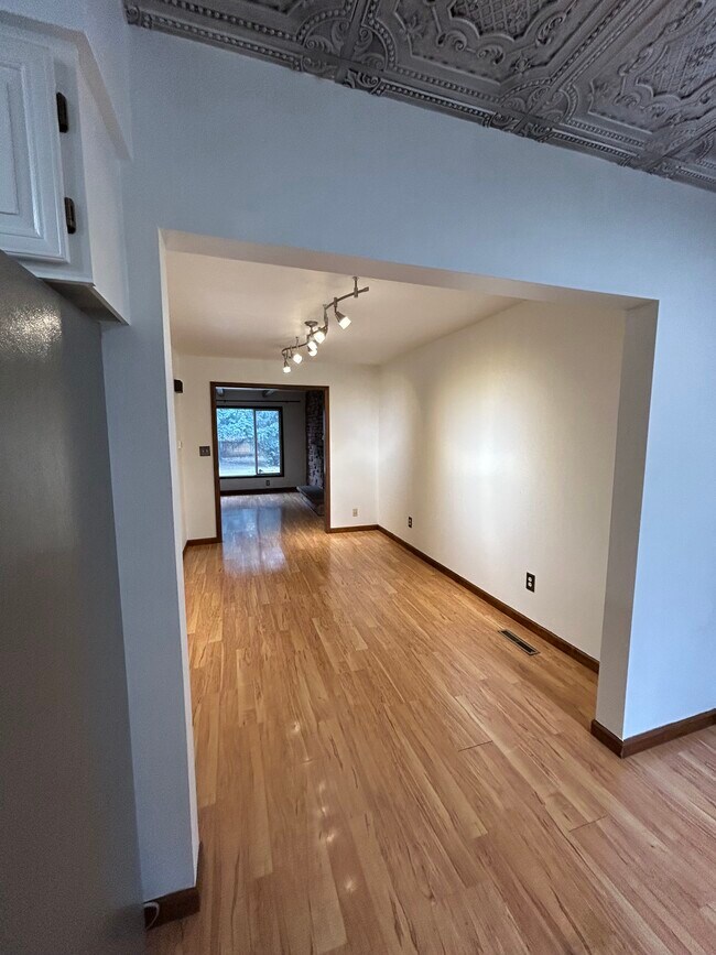 Foto del edificio - 435 E Drake Rd