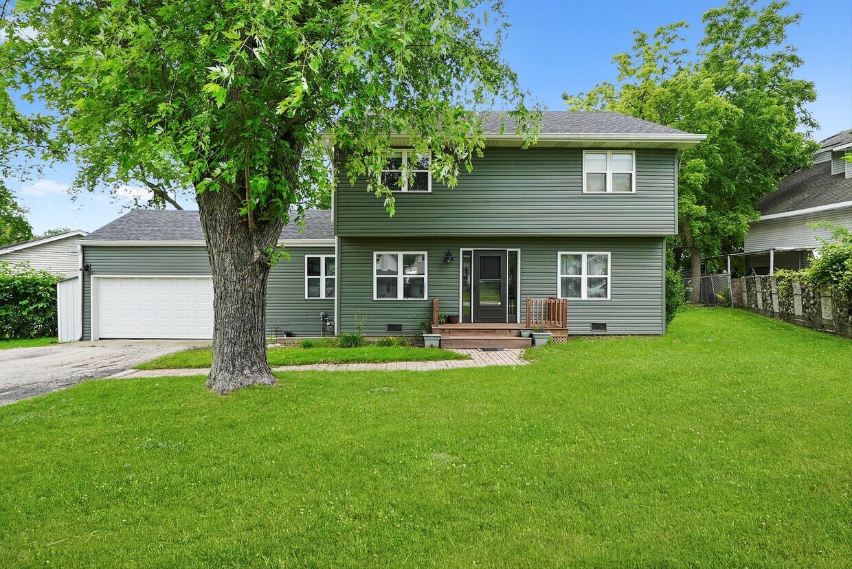Primary Photo - 33351 N Park St