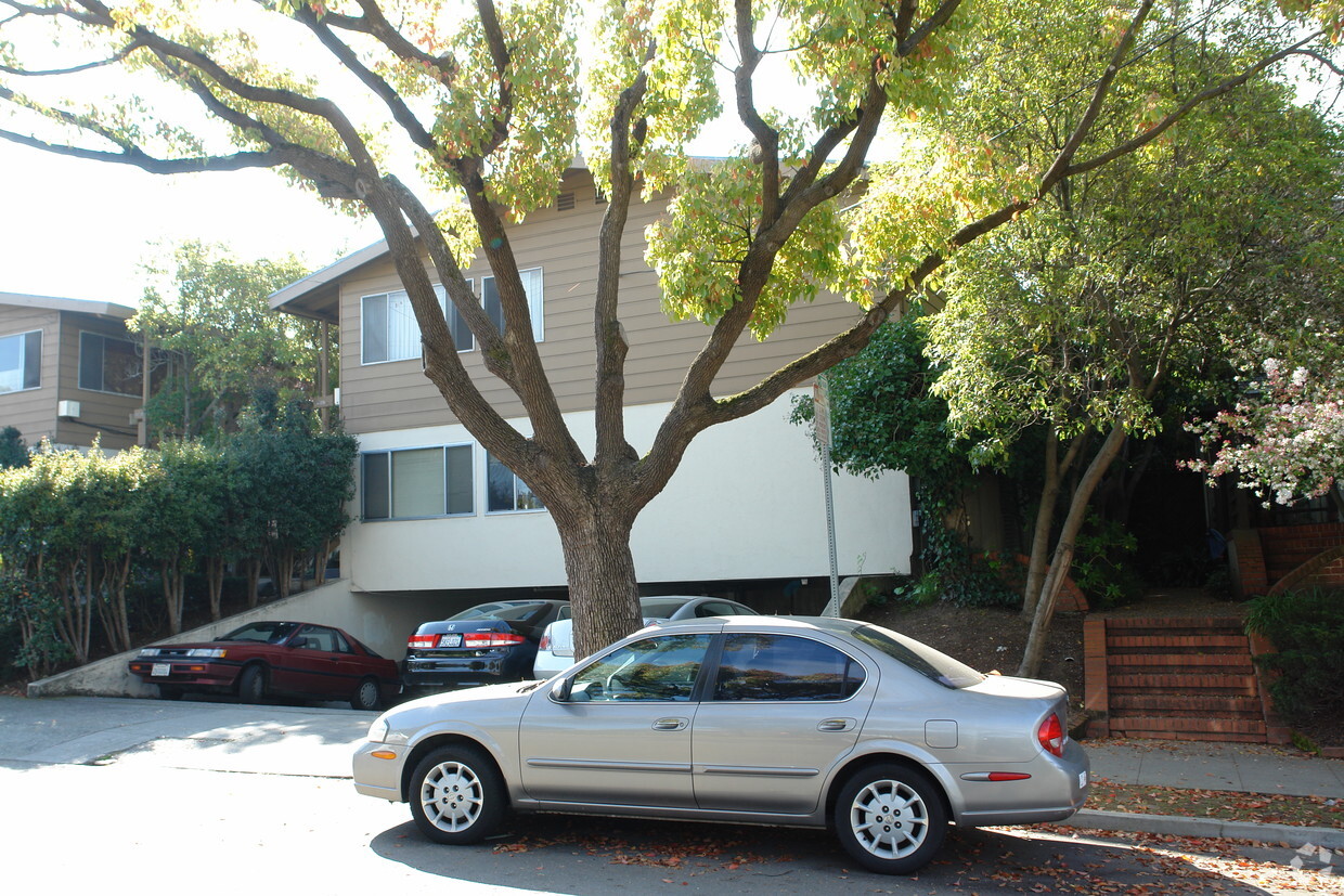 Foto del edificio - 1638 Hearst Ave