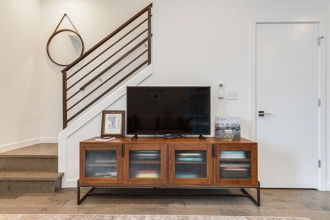 Foto del edificio - 762 Belmont Pl E