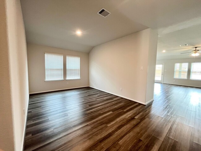 Building Photo - 2450 Goddard Grn Dr