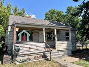 Building Photo - 1425 6th Ave S