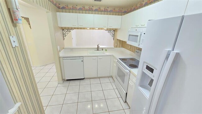 Foto del edificio - 4915 SW 32nd Ave
