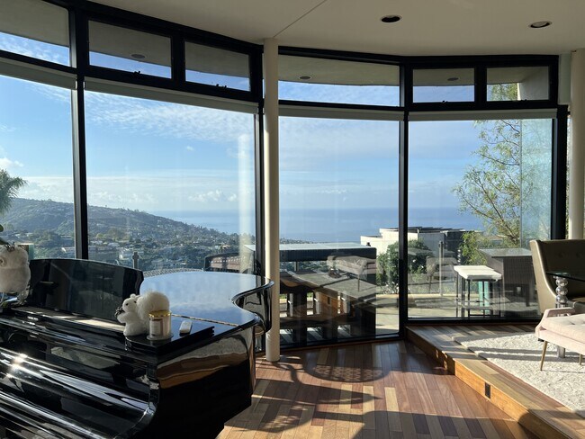 Foto del edificio - 1445 Bounty Way