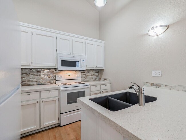 Foto del edificio - 5327 Glenwood Ave