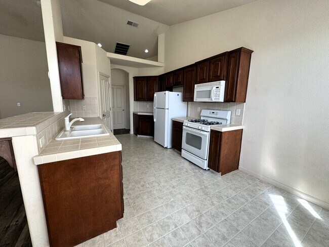 Foto del edificio - 10824 N Bunker Hill Dr