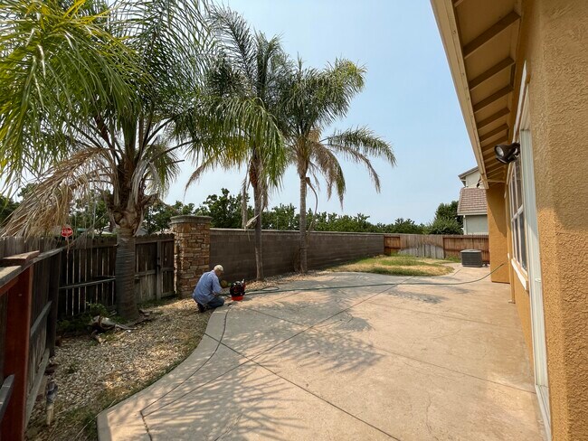 Building Photo - 7300 Elvora Way