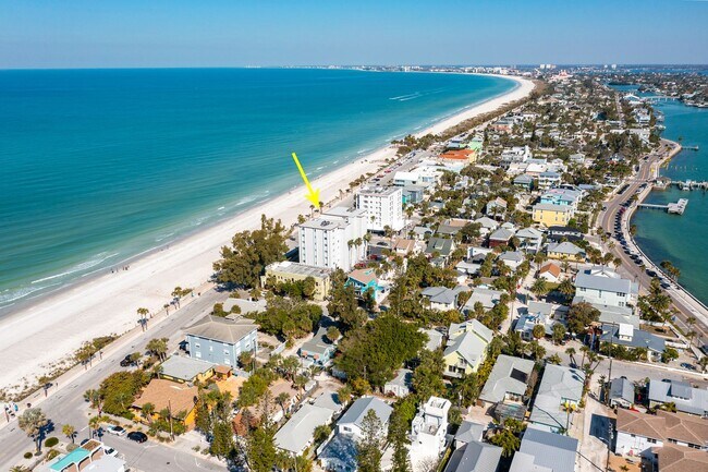 Foto del edificio - Fully Furnished Beach Escape – Gulf Views & Coastal Vibes 2 Beds | 2 Bath