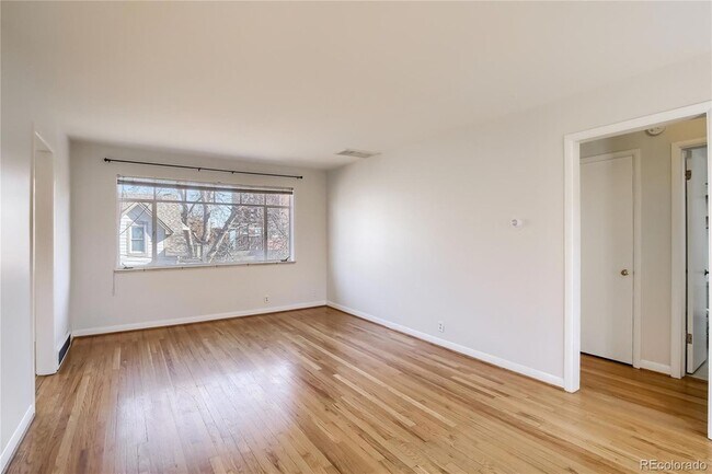 Foto del edificio - 36 N Washington St