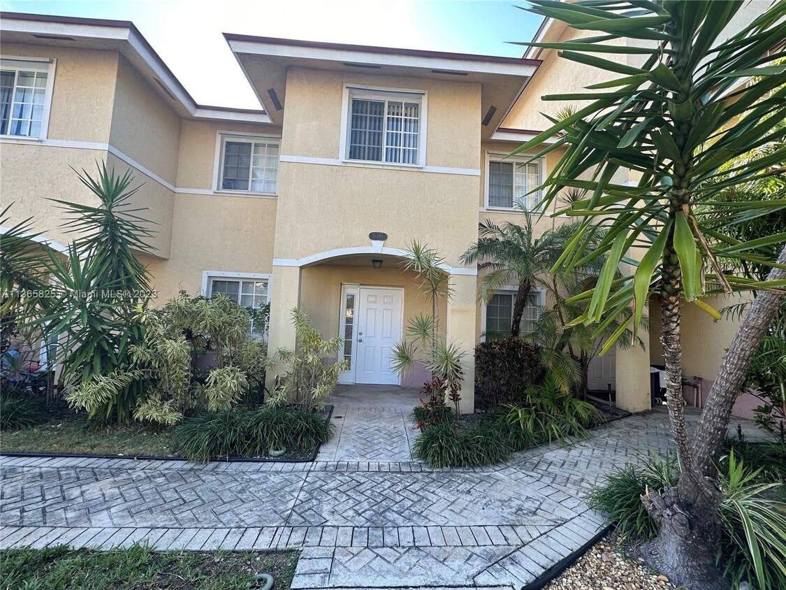 2024 NE 167th St, North Miami Beach, FL 33162 - Townhome Rentals in ...