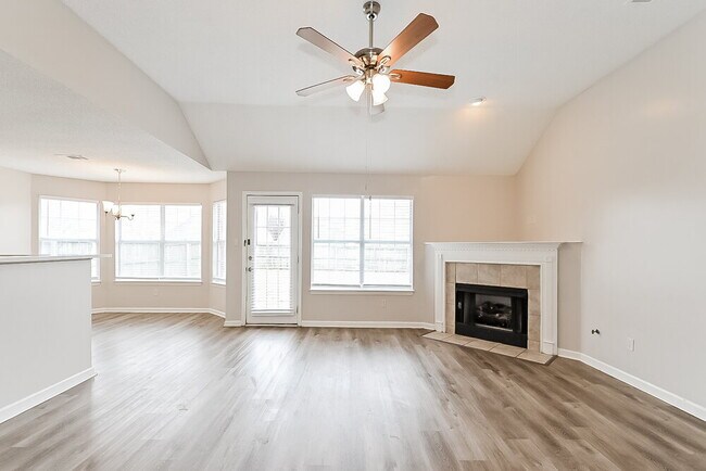 Foto del edificio - 1483 S Goodlett Grove Cove