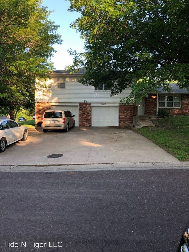 Building Photo - 3 br, 1.5 bath House - 545 Pear Tree Circle