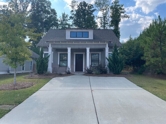 Building Photo - Must see this beautiful house in person!