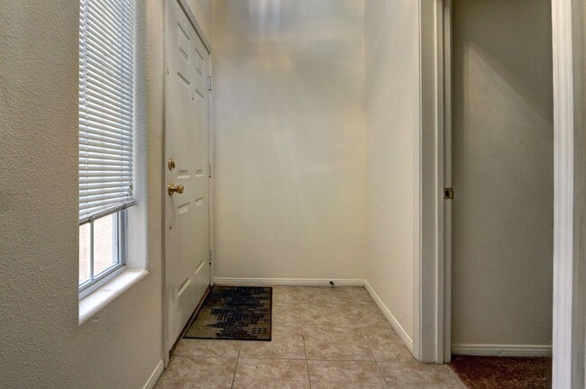 Building Photo - 3555 Meridale Dr