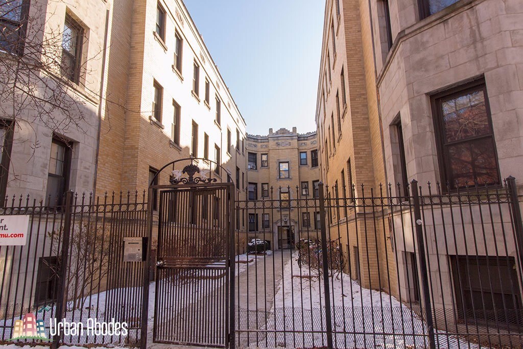 Primary Photo - 431 W Belden Ave