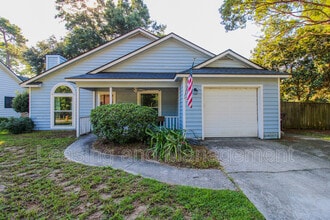 Building Photo - 1240 Llewellyn Rd