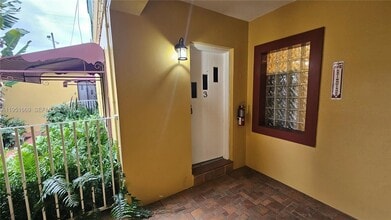 Building Photo - 1848 Madison St