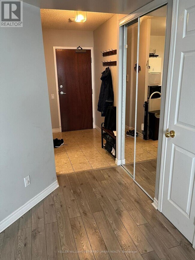 Photo du bâtiment - 8 Covington Rd