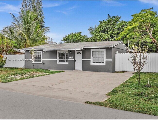 Photo - South 23rd Avenue, Hollywood, FL 33020 - 3 BR 2 BA single-family home
