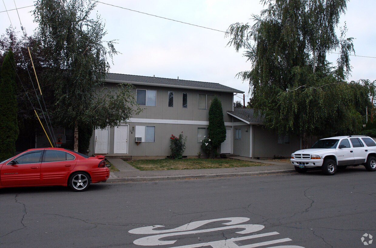 Foto del edificio - 611-619 24th St SE