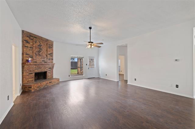 Foto del edificio - 5205 Wood Creek Ln