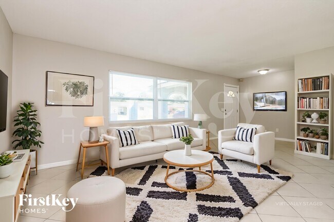 Foto del edificio - 6116 Bonnie Brook Blvd