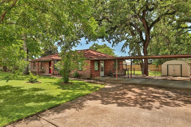 Foto del edificio - 13103 Jasper Ln