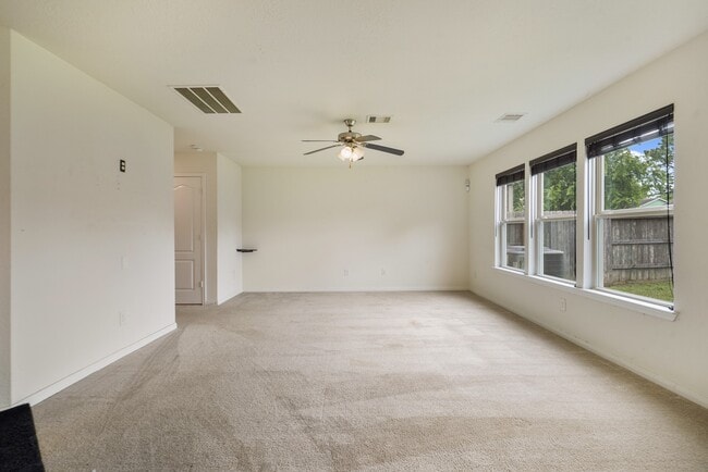 Foto del edificio - 7239 Mountain Prairie Dr