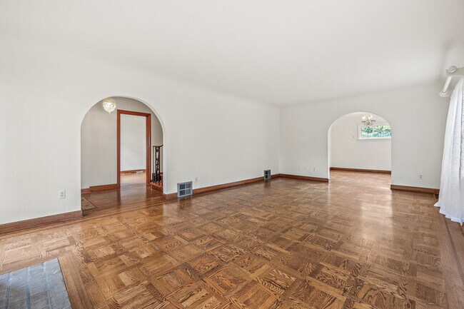 Building Photo - 4208 51st Ave NE