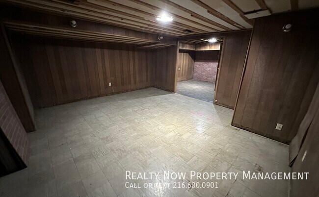 Foto del edificio - 4525 E 143rd St