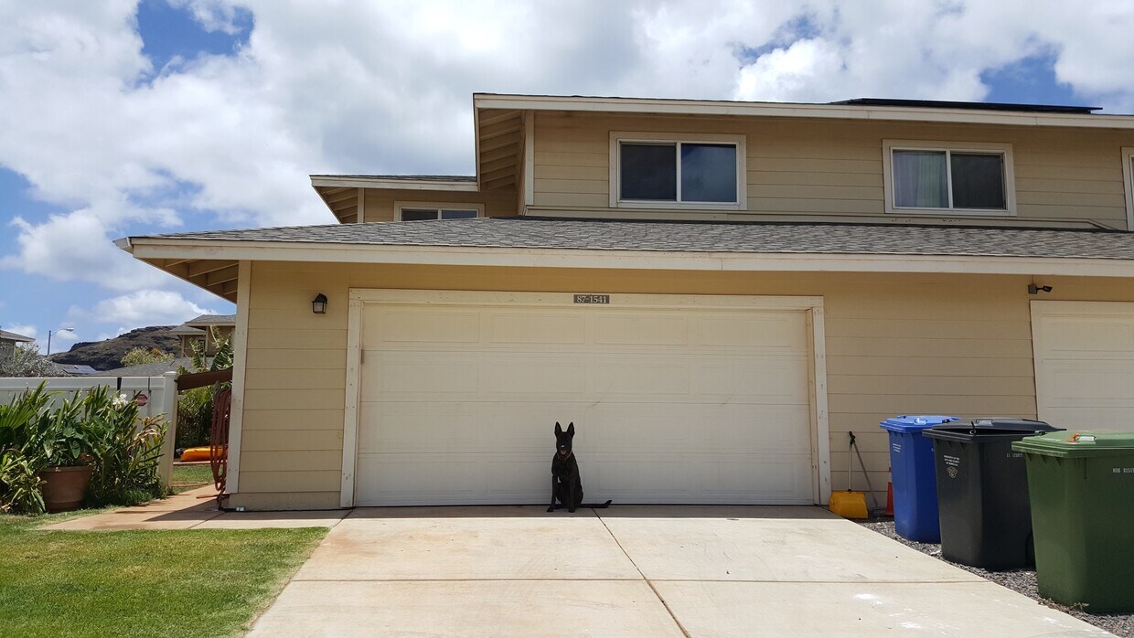 Primary Photo - MAKALAE- 3/2.5 House GREAT LOCATION NEWLY ...