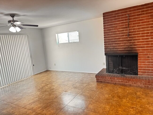 Building Photo - 4 bedroom in Tempe