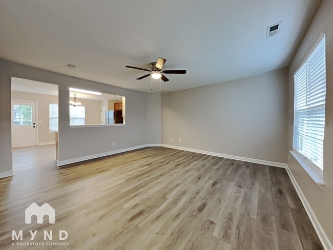 Building Photo - 4132 Broadstairs Dr SW